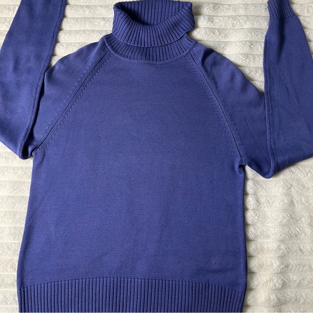 August Silk Lavender Knit Top size large